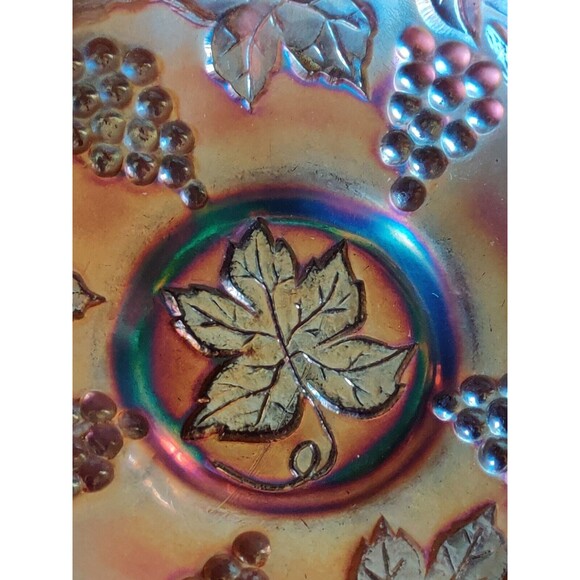 DUGAN FENTON CARNIVAL GLASS GRAPES & LEAVES PATTERN BOWL DISH AMETHYST RED 6.5" - Picture 3 of 10